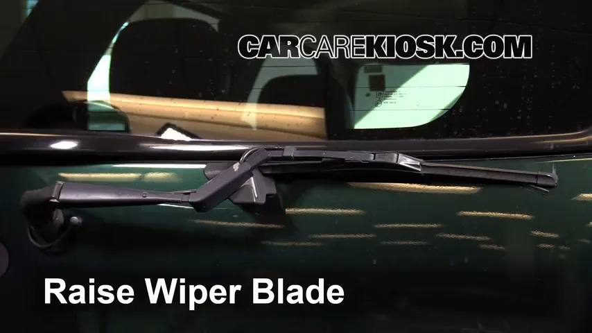 2004 GMC Yukon SLT 5.3L V8 Windshield Wiper Blade (Rear)
